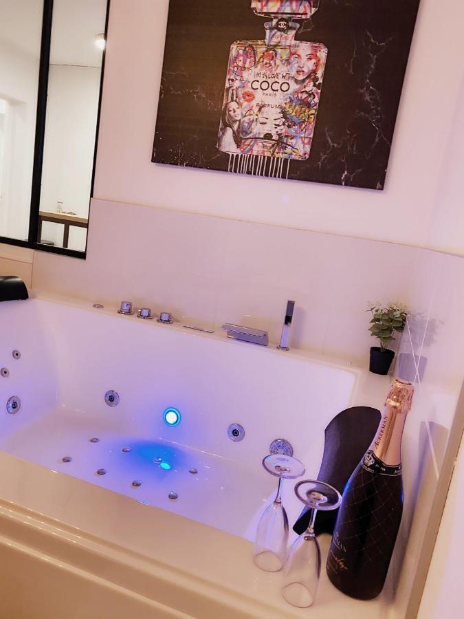 בסאנקון L'AppartE Black Superbe Appartement Pop ! מראה חיצוני תמונה